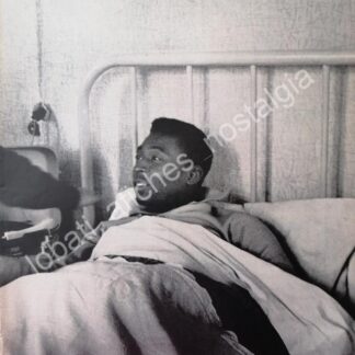 CARTEL ANTIGUO ORIGINAL DE GOTO GRABADO FUTBOLISTA PELE EN HOSPITAL 1960
